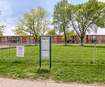 Oak Valley Apartments, Garfield Elementary School, Davenport, IA