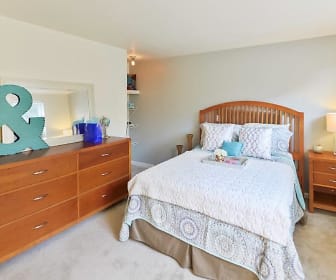 bedroom with carpet, Wedgewood Hills Apartment Homes