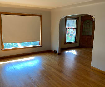 Living Room, 850 Shannon Road