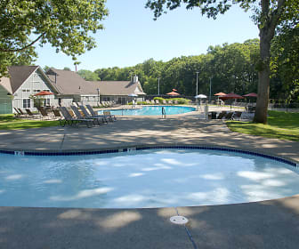 view of swimming pool, The Commons at Windsor Gardens