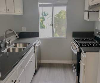 2166 Chestnut Ave, 90806, CA