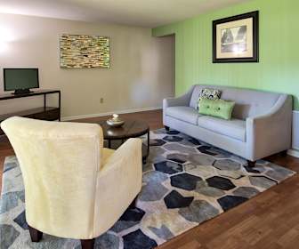 Larrymore Lawns Apartments For Rent 131 Apartments Norfolk Va Apartmentguide Com