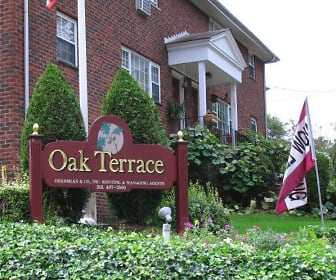 view of community sign, Oak Terrace