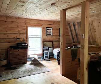 Upstairs Cabin .jpg, 2122 Lake Shore Road