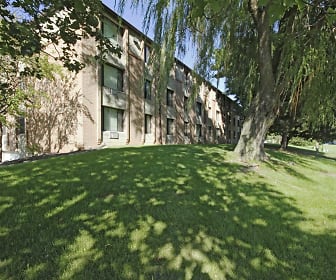 Riverwood Court Apartments, Cedarburg, WI