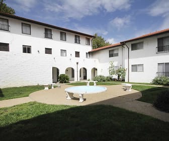 Cordoba Apartments, Francis W Jones Magnet Middle School, Hampton, VA