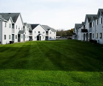 yard with a large lawn, Pheasant Run