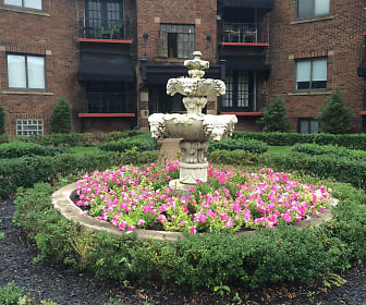 Court yard with lovely fountain, 100 Newburn Dr Apt 6