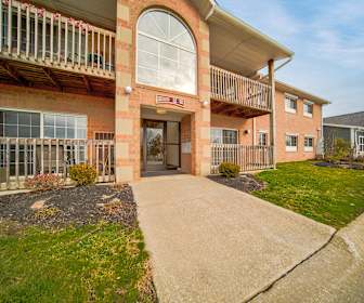 Shady Lake Apartments, North Jackson, OH