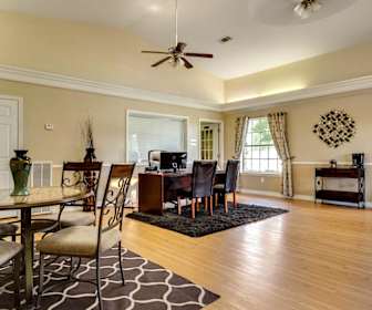 Lakes On West Airport Apartments For Rent 214 Apartments Sugar Land Tx Apartmentguide Com