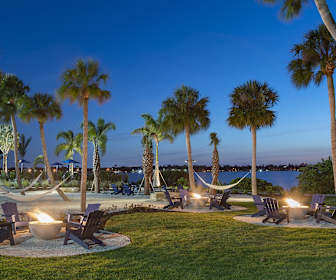 VIEW Carlton Arms, Palmetto, FL