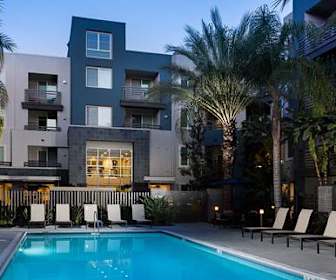 Lofts For Rent In Woodland Hills Ca Apartmentguide Com