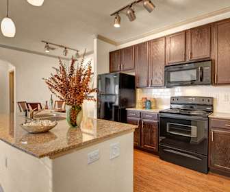 apartments for rent with gated access in midwest city ok