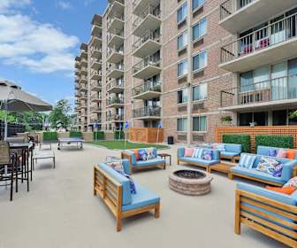 thomas meeting apartments