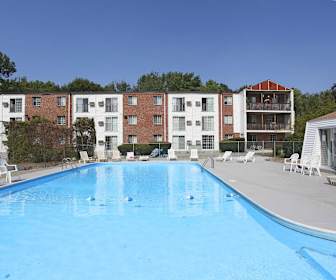 Apartments For Rent In Cranston Ri 267 Rentals Apartmentguide Com