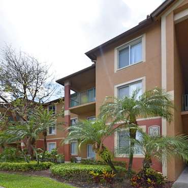 Stirling Apartments - Hollywood, FL 33024