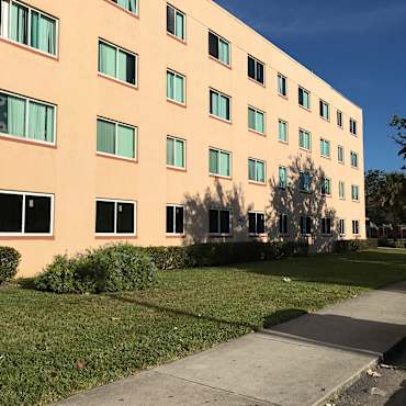 Lake Mangonia Apartments - West Palm Beach, FL 33407