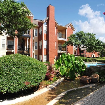 The Resort at Jefferson Park Apartments - Irving, TX 75038