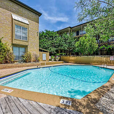 Oak Park Apartments - Austin, TX 78751