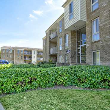 The Apartments At Elmwood Terrace Hunters Glen Frederick
