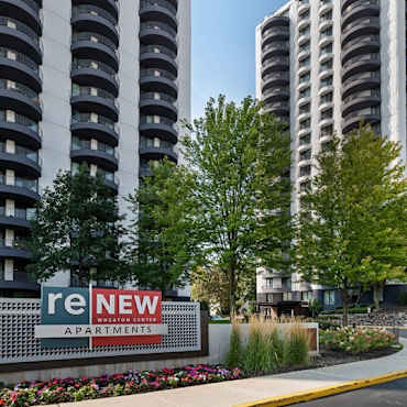 ReNew Wheaton Center Apartments - Wheaton, IL 60187