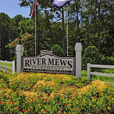 River Mews Apartments Townhomes Newport News Va 23608