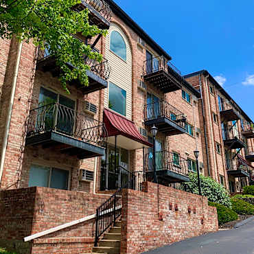 The Madison Apartments - Cincinnati, OH 45208