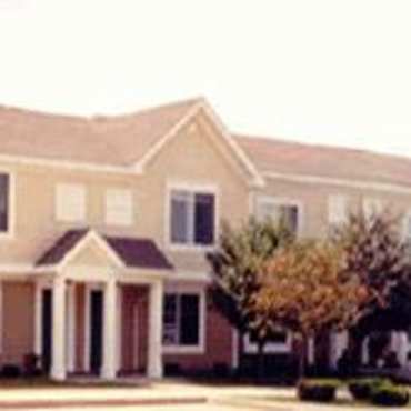 Meadow Wood of Pella Apartments - Pella, IA 50219