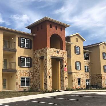Fairway Landings At Plum Creek Apartment Homes Kyle Tx