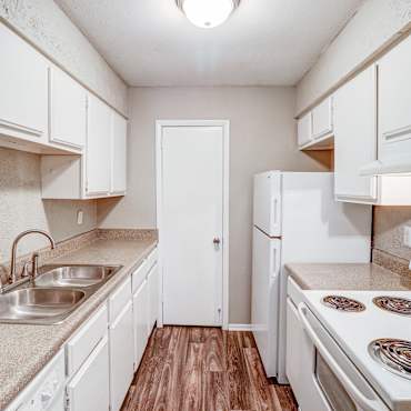 Belle Forest at Memorial Apartments - Clarksville, TN 37043