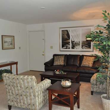 Harbour Pointe Apartments Indianapolis In 46205