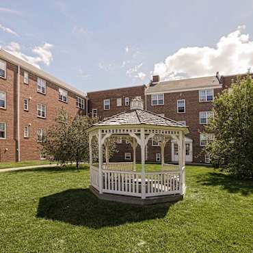 Constitution Gardens Apartments Indianapolis In 46205