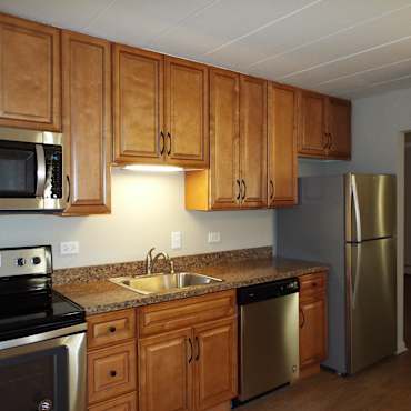 Riviera Apartments - Evergreen Park, IL 60805