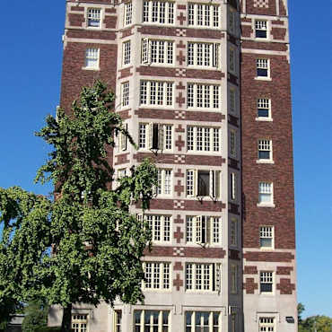 The Drake Apartments Indianapolis In 46208