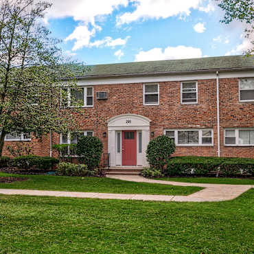 Short Hills Club Village Apartments - Springfield, NJ 07081