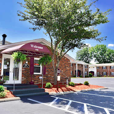 Mayfair Apartments - Jeffersonville, IN 47130