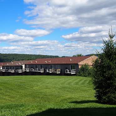 Summit Chase Townhomes Apartment Homes Endicott Ny 13760 Call 770.979.9000 for rates and tee time availability. summit chase townhomes apartment