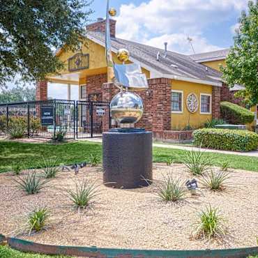 The Arts Apartments At Broadway Commons I Amp Ii Garland