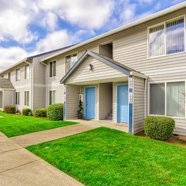 Bristol Court Apartments - Portland, OR 97222
