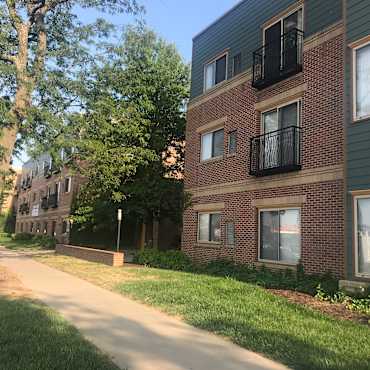 manhattan aggie village apartments ks