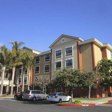 Furnished Studio Union City Dyer St Apartments