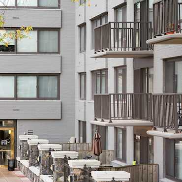 Alister Arlington Ridge Apartments - Arlington, VA 22206
