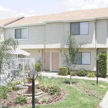 Mountain View Townhome Apartments - Hemet, CA 92543