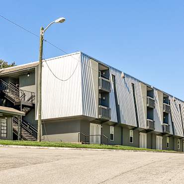 Axis Apartments - Nashville, TN 37217
