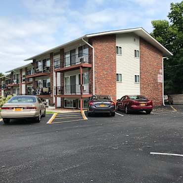 Windsor Court Apartments - New Paltz, NY 12561