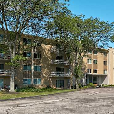 Crocker Park Apartments For Rent 67 Apartments Westlake Oh Apartmentguide Com