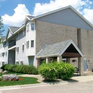 Lynn Court Apartments - Savage, MN 55378