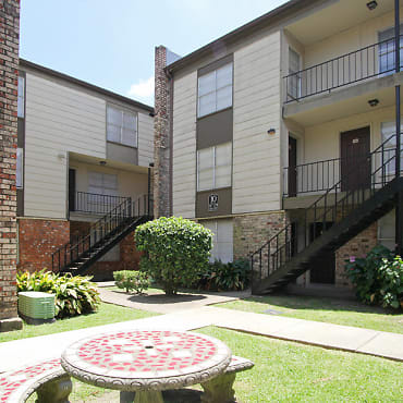 Gates of Oakwood Apartments - Terrytown, LA 70056
