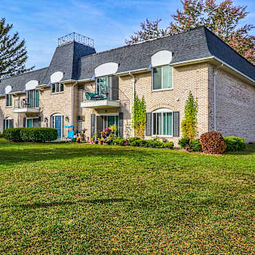 Apple Ridge Apartments - Livonia, MI 48152