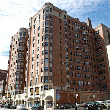 The Wyndham Apartments Chicago Il 60640